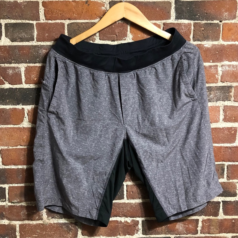 Lululemon men’s T.H.E short 9 inch linerless